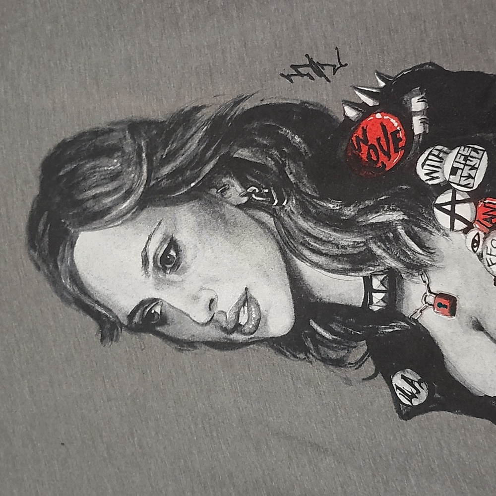 Scarlett Johanssen or Natalie Portman Hollyhood Graphic t shirt